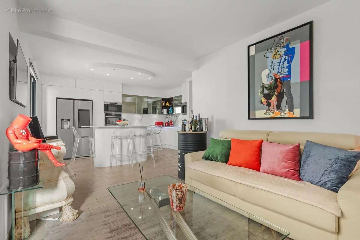 Appartement à VALLAURIS