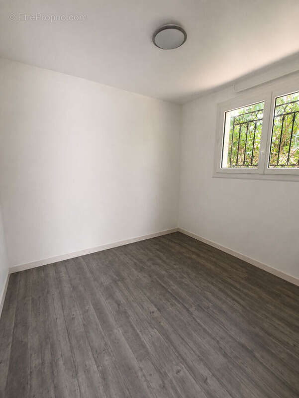 Maison de rapport locatif 7% brut avec un T4 et un local  Saint Pierre Du Mont - photo 10