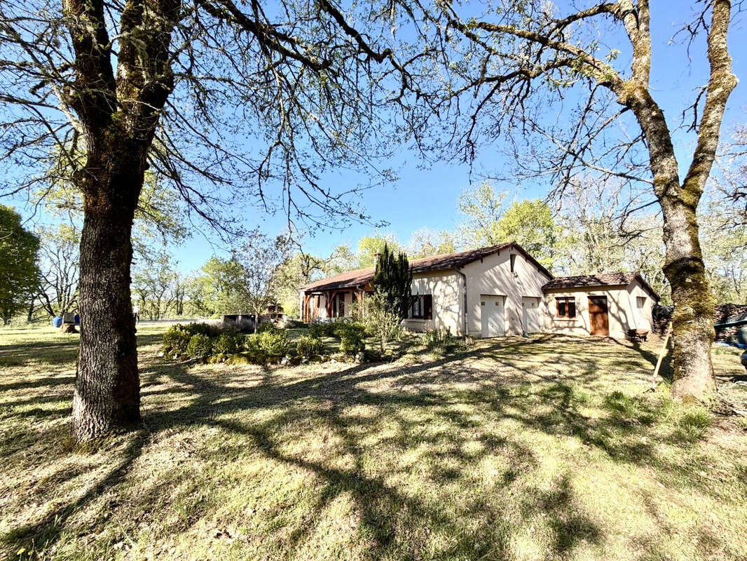 Maison à LACHAPELLE-AUZAC