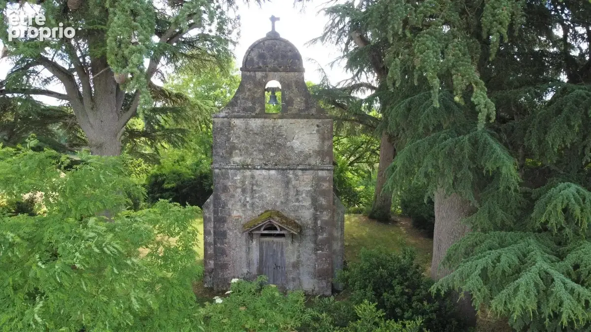 Magnifique château du 16ème siècle avec sa chapelle dans un parc de plus de 2 hectares - photo 18
