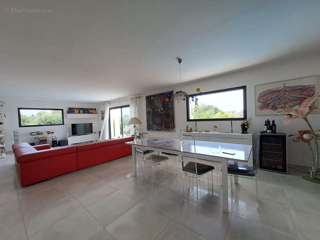 Maison à NISSAN-LEZ-ENSERUNE