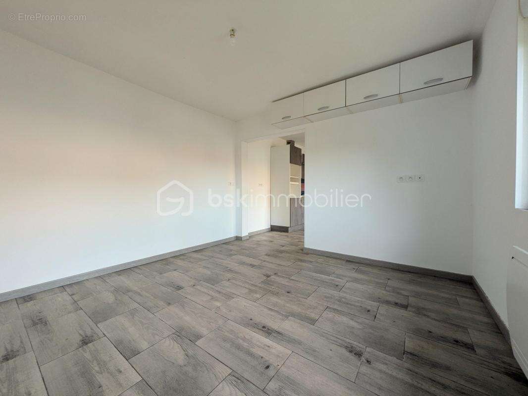 Maison avec dépendance et terrain - photo 9