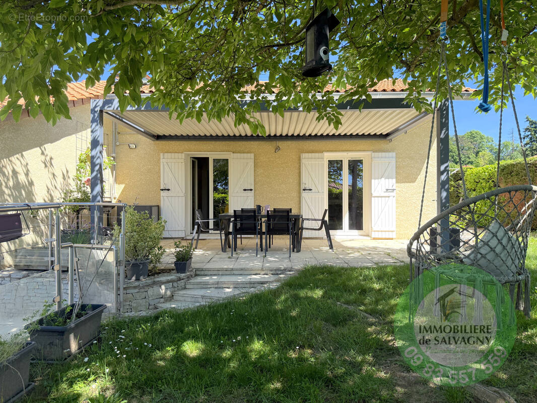 Maison à LA TOUR-DE-SALVAGNY