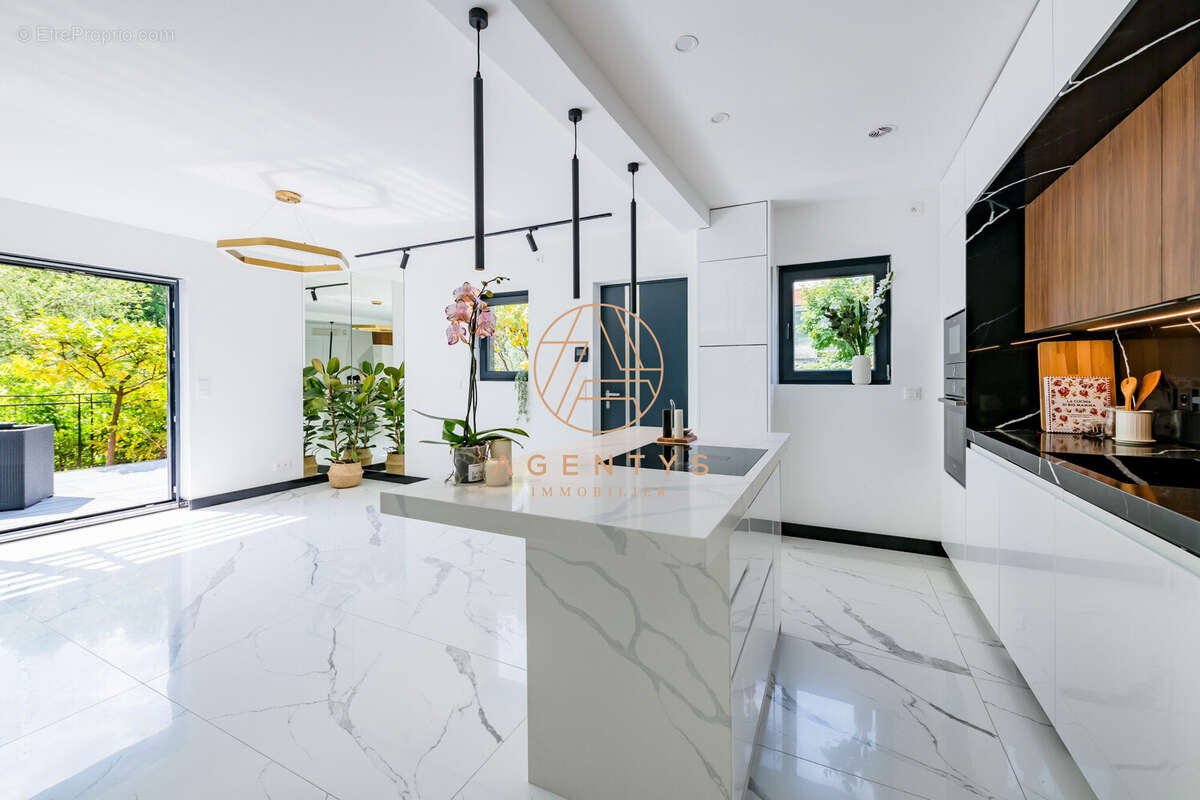 Maison à CHAMPIGNY-SUR-MARNE