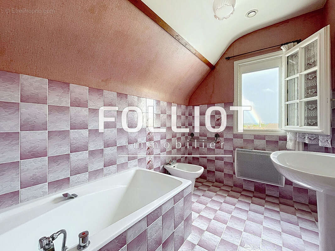 Maison à BRETTEVILLE-SUR-ODON