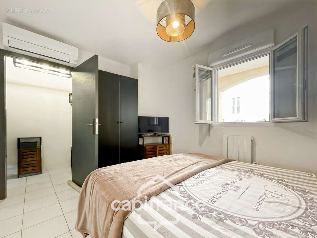 Appartement 40m2 rénové et climatisé, en rez de jardin , une chambre et sa salle de douche, sa terrasse couverte ,, piscine rési - photo 16