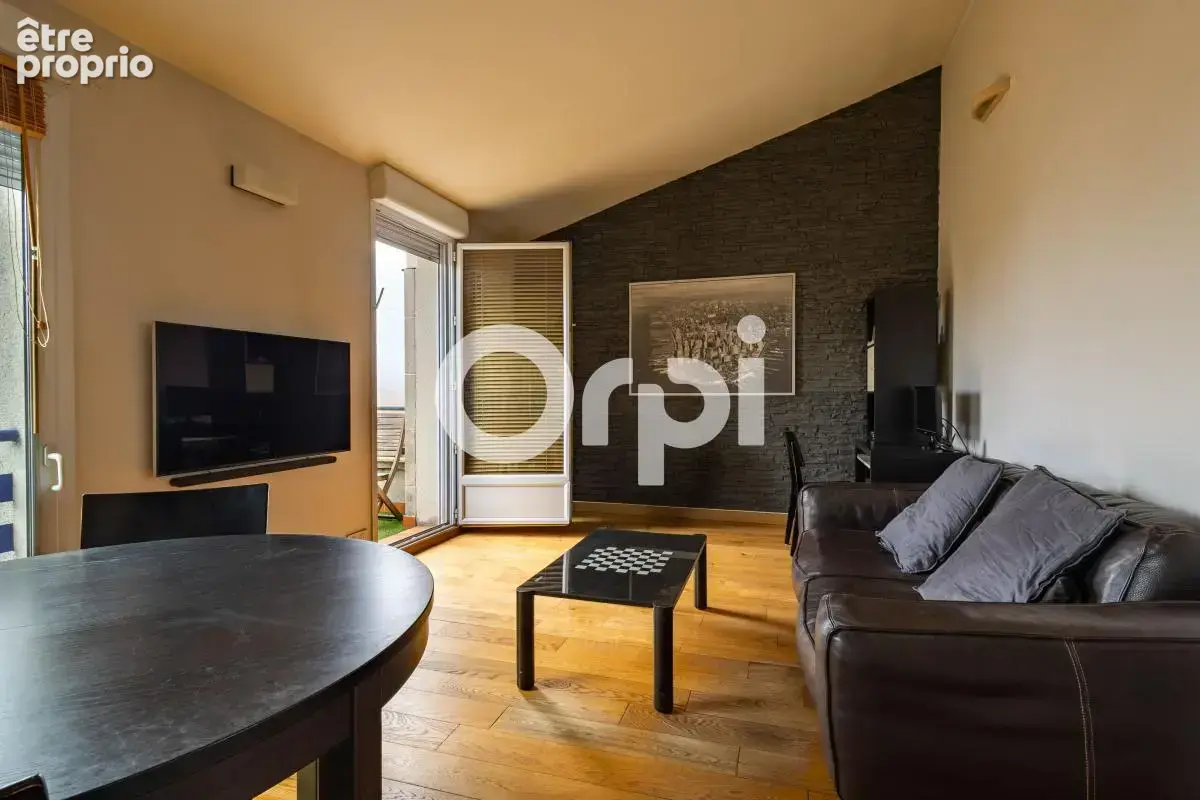 LE RAINCY secteur "PLATEAU" Appartement 2 pièces de 45m² avec parking en sous-sol, cave et balcons - photo 3