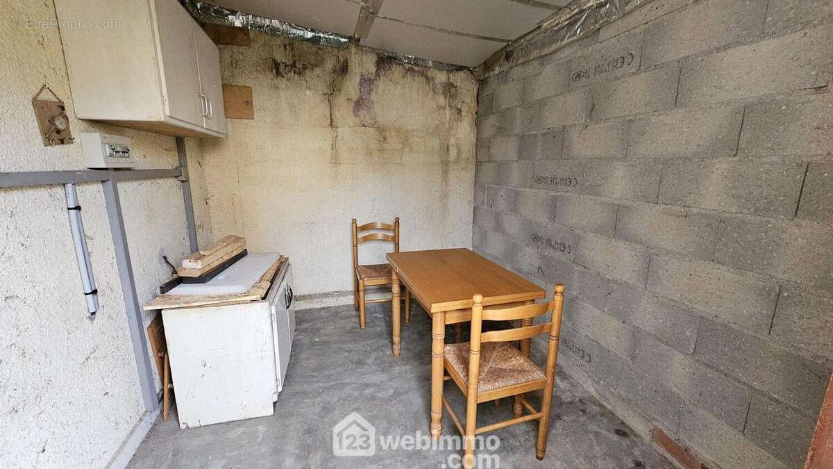 Un petit garage pour vos vélos, motos... - Maison à MILLY-LA-FORET