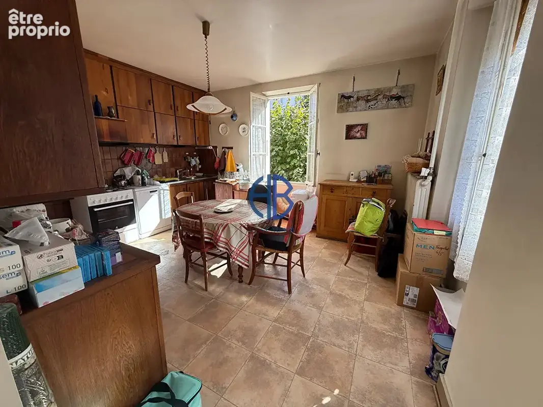 Maison bourgeoise de 144m² + combles à rafraichir / 650m² de terrain. - photo 4