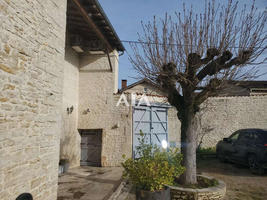 Maison à BARRO
