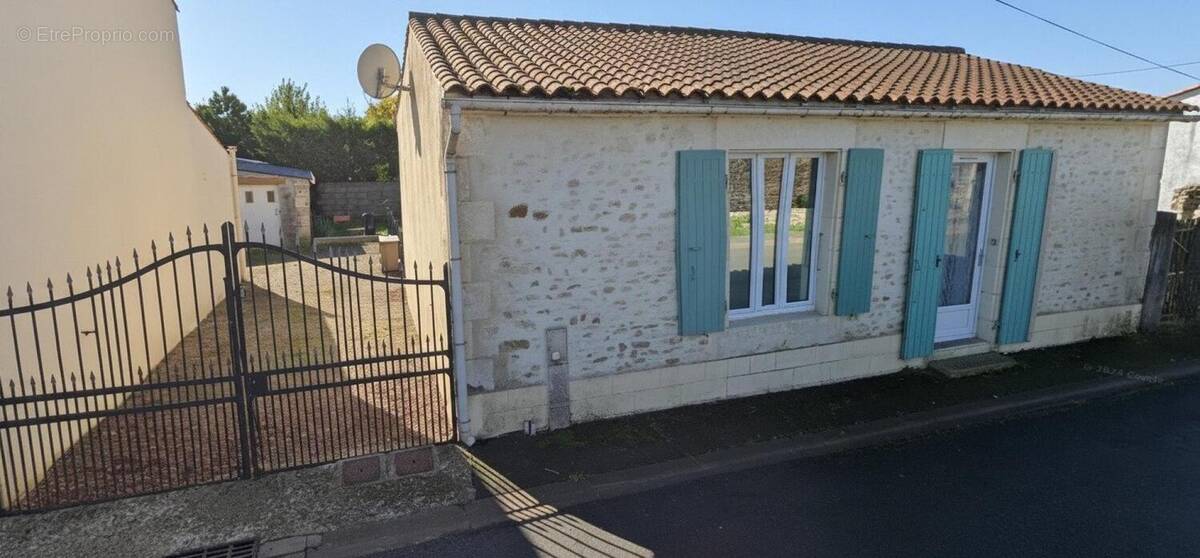 Photo 1 - Maison à TRIAIZE