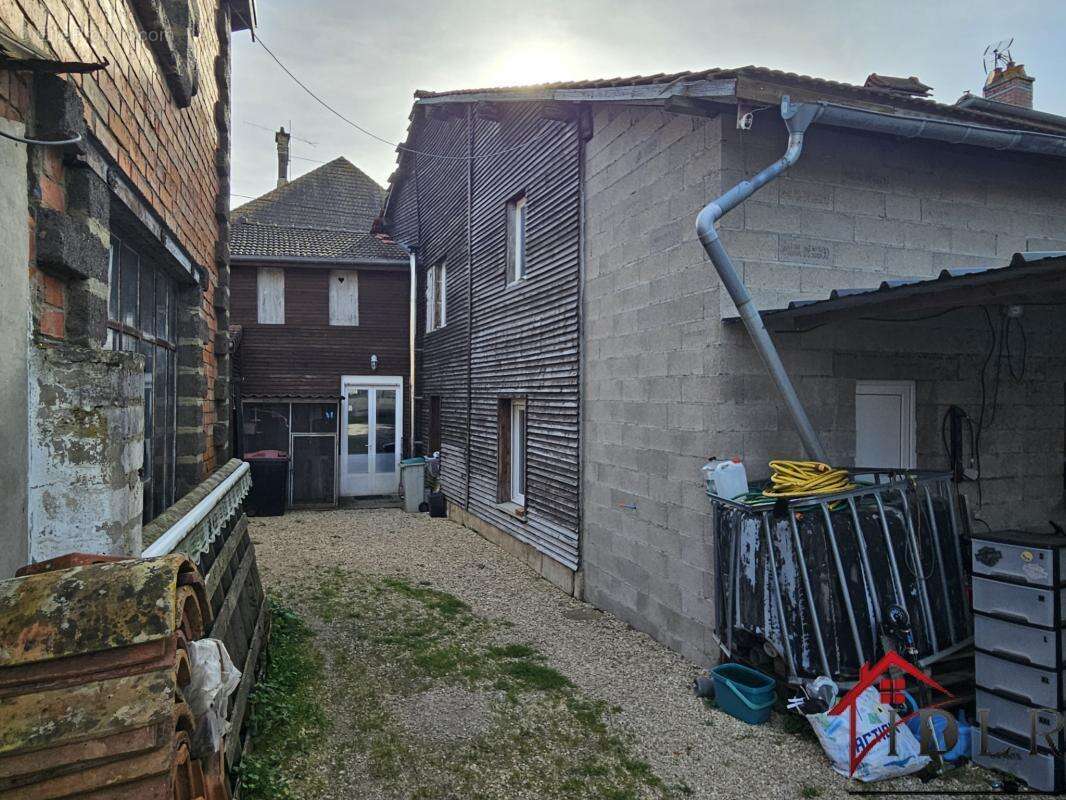 Maison à ECLARON-BRAUCOURT-SAINTE-LIVIERE