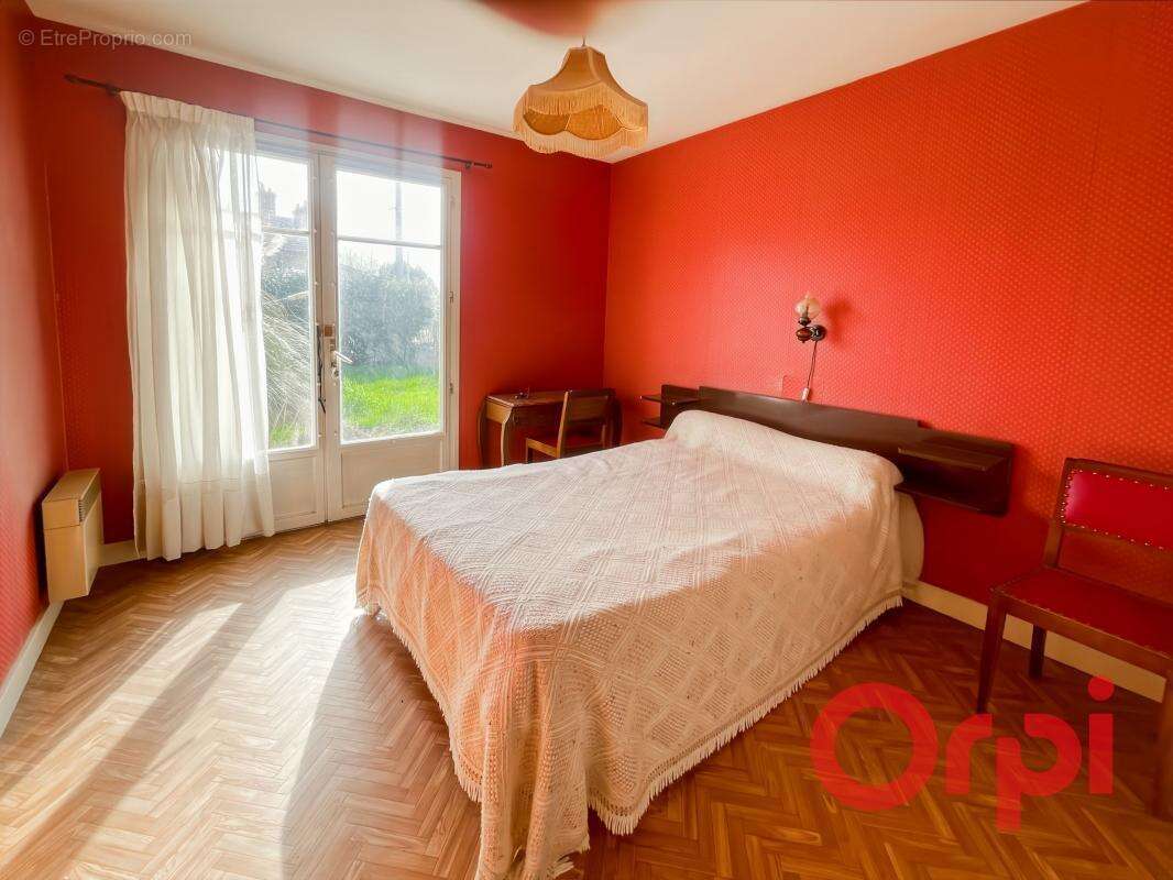 Maison à SAINT-AMAND-MONTROND