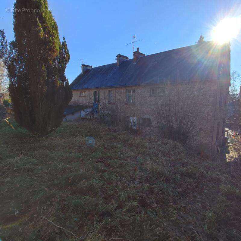 Maison à MONTSAUCHE-LES-SETTONS