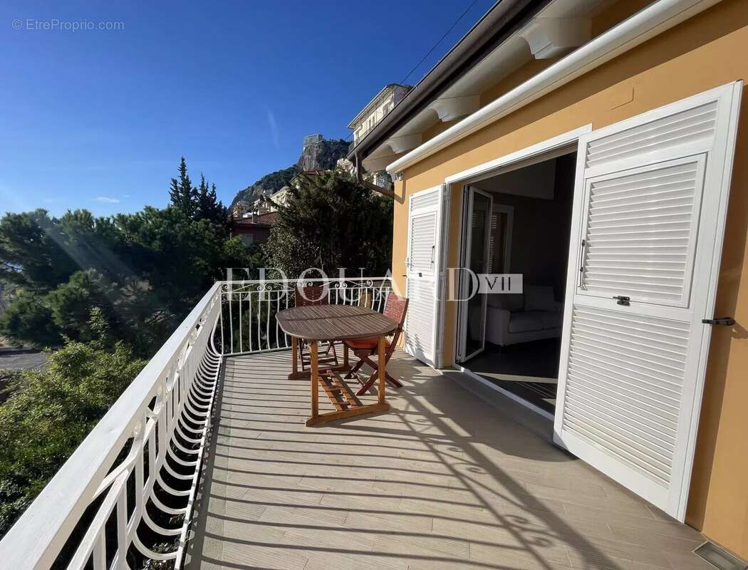 Appartement à ROQUEBRUNE-CAP-MARTIN