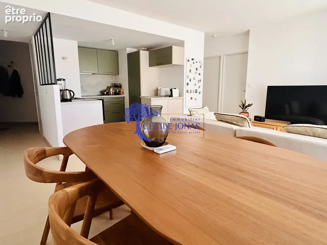EXCLUSIVITÉ :Appartement récemment moderne T3 avec terrasse et parking double - photo 5