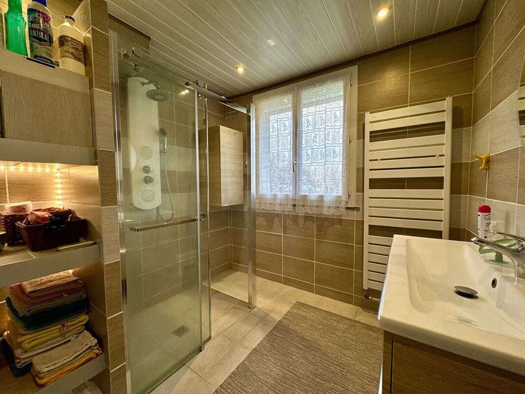 Maison à BAZOCHES-LES-GALLERANDES