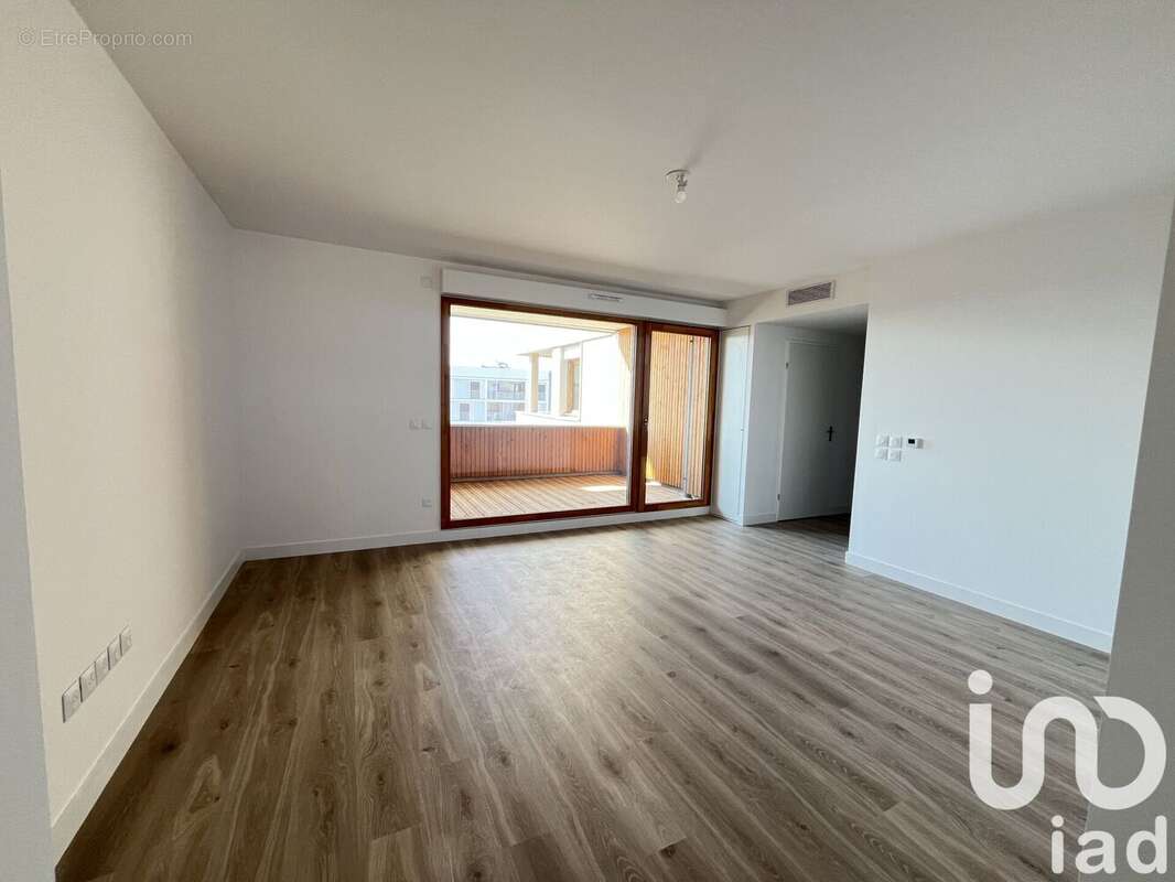 Photo 6 - Appartement à BUSSY-SAINT-GEORGES