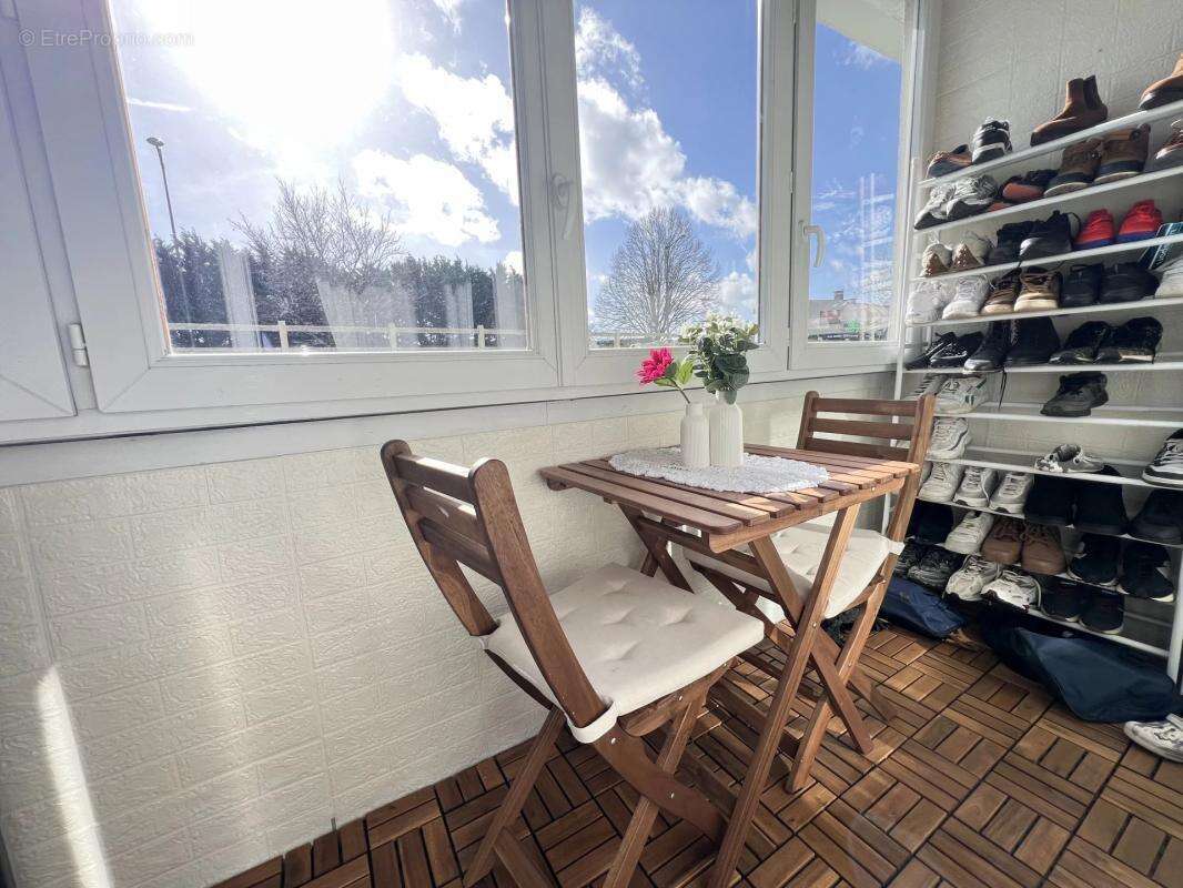 Appartement à LES CLAYES-SOUS-BOIS