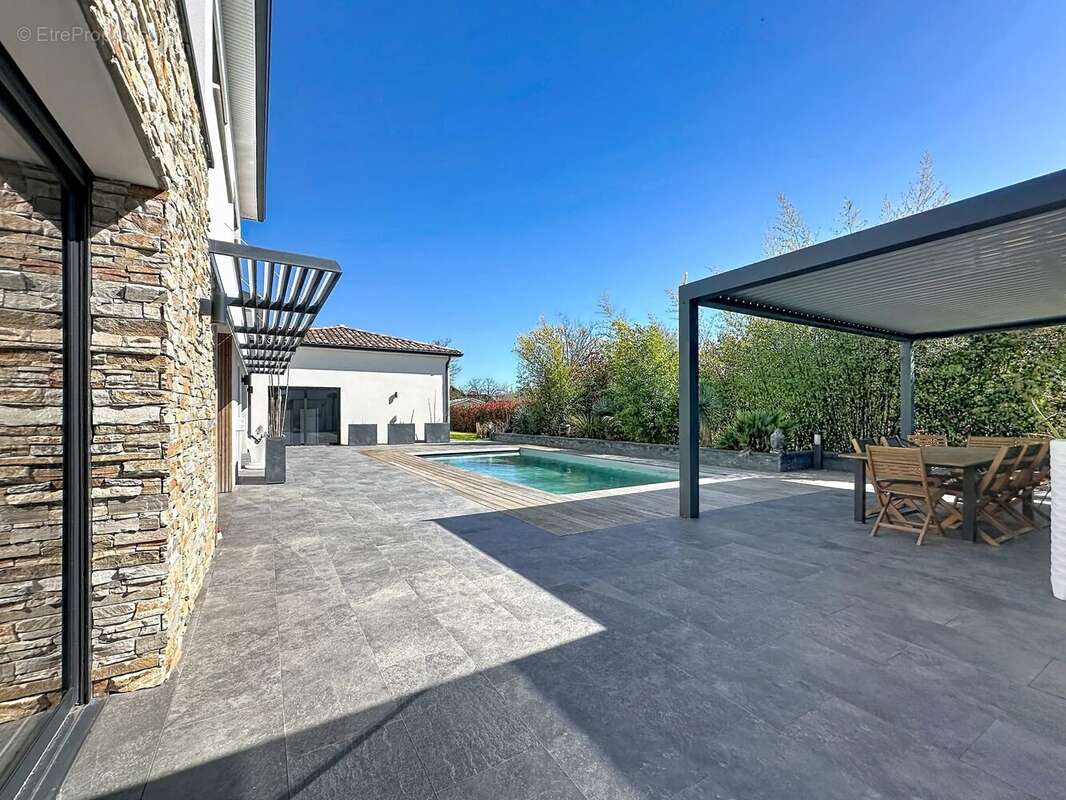 Maison à ROQUES