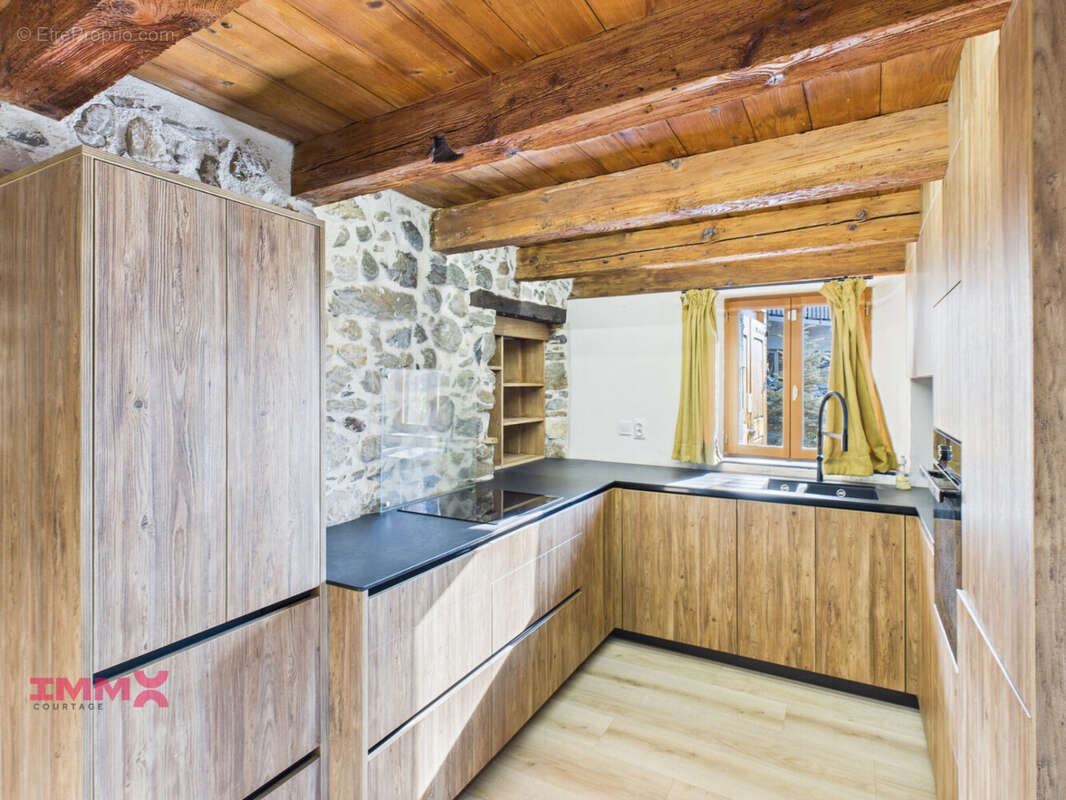 Maison à VILLY-LE-PELLOUX
