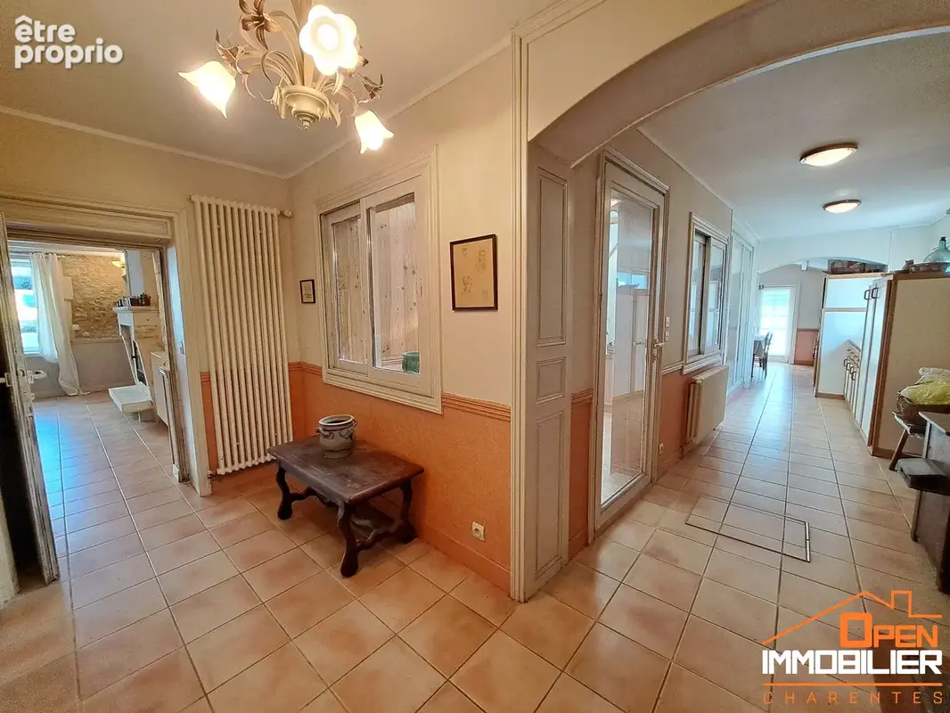 Appartement 7 pièces 175 m² à vendre à Criteuil-La-Magdeleine (16300) - photo 525