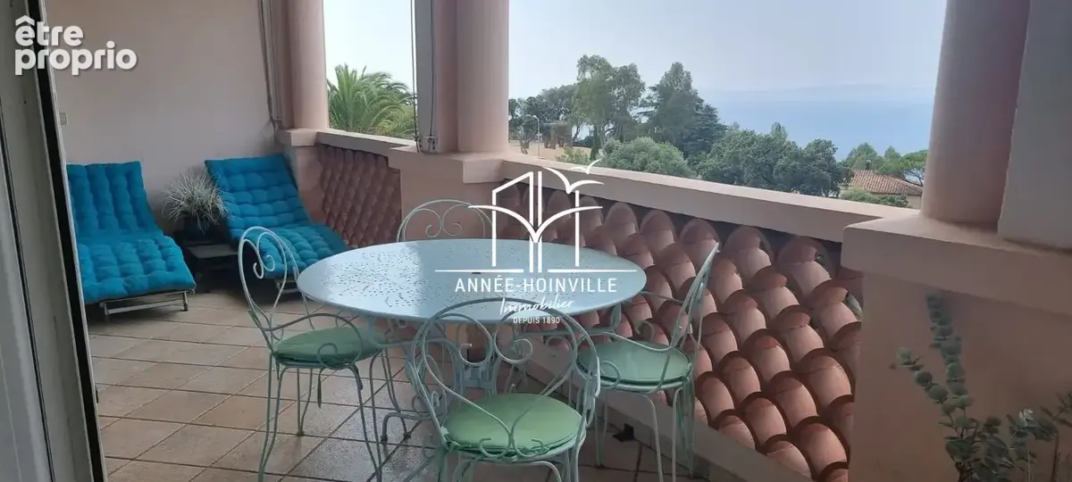 Appartement 84 m² à Rayol-Canadel-Sur-Mer  - photo 2
