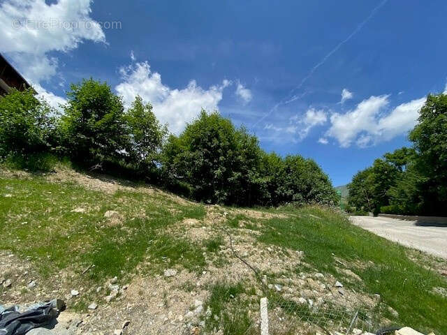 Terrain à LE CHATEL
