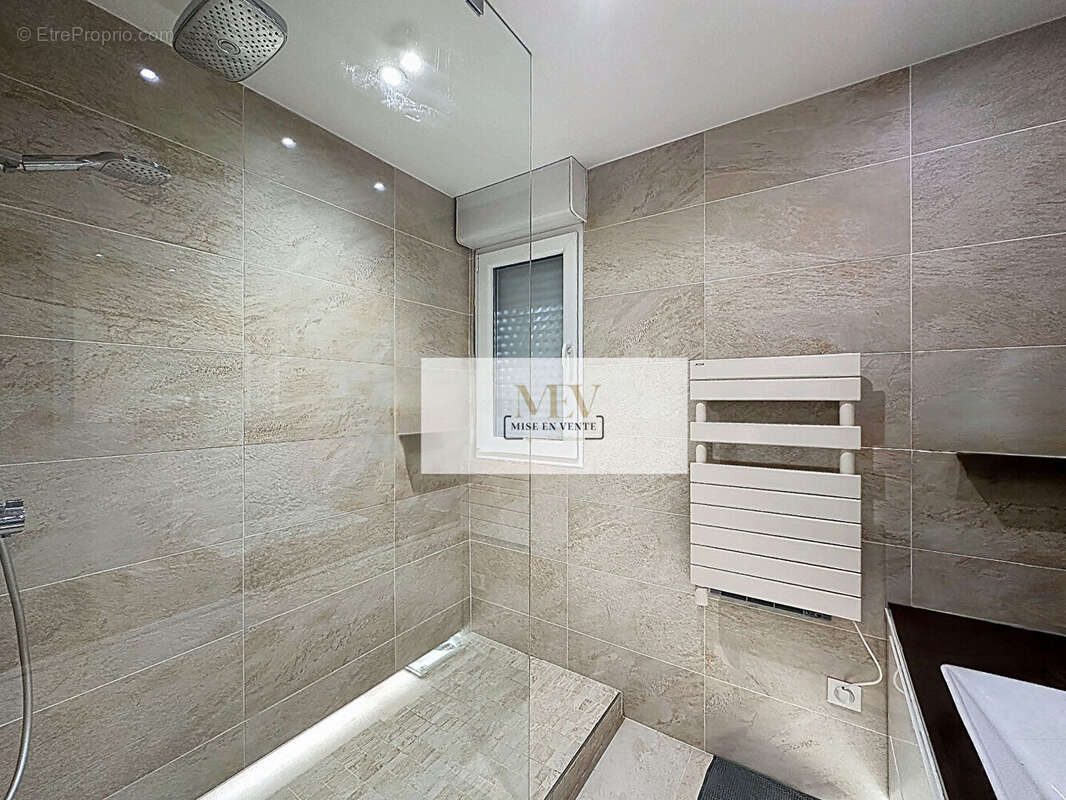 Appartement à LE PERREUX-SUR-MARNE