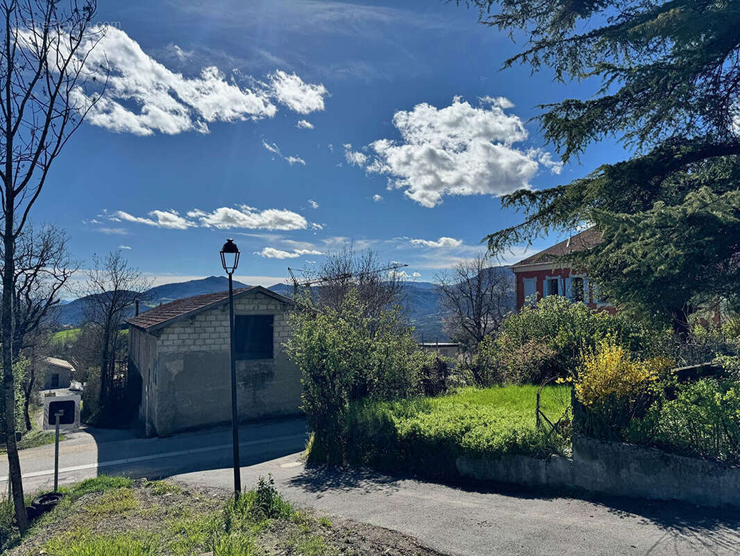 Terrain à CHATEAUVIEUX