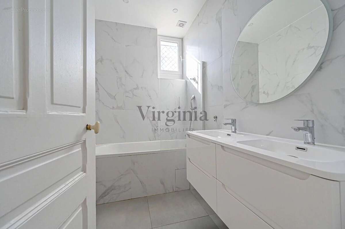 Appartement à CHARENTON-LE-PONT