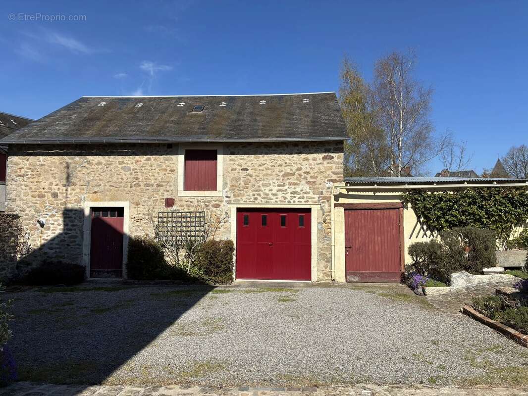 Appartement à SAINT-SULPICE-LES-FEUILLES