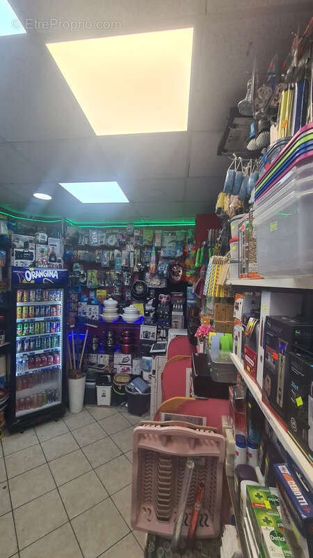 Commerce à PARIS-20E