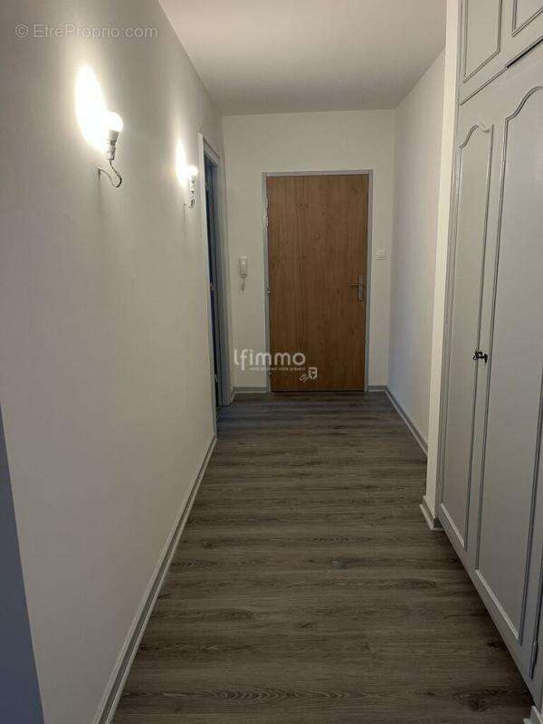 Appartement T4 97m2 avec garage - photo 9