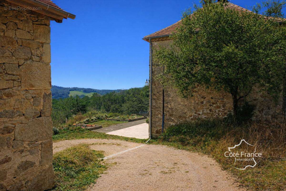 Maison à TEYSSIEU