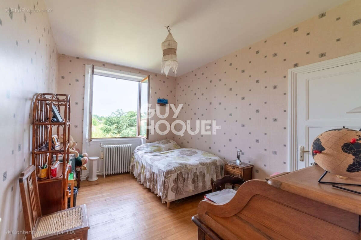 Maison à SAINT-POLGUES