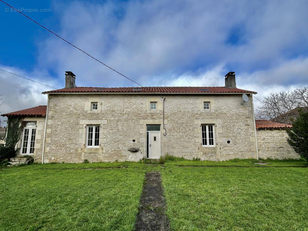 Maison à MESSE