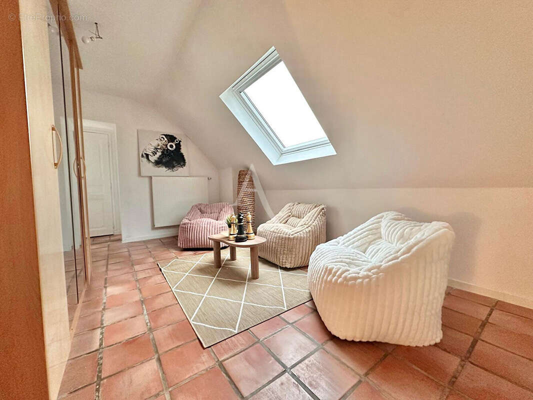 Maison à COUILLY-PONT-AUX-DAMES