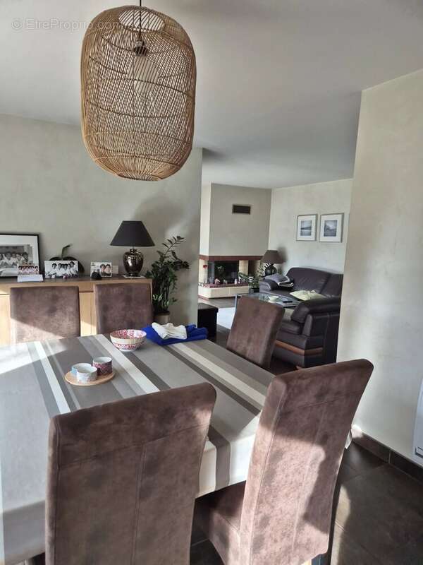 Maison T5 sur deux niveaux - photo 3
