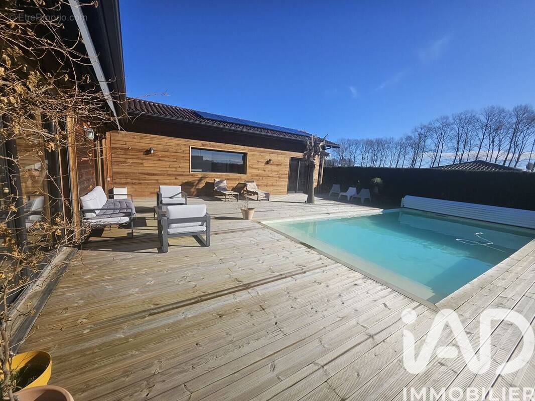 Photo 1 - Maison à OEYRELUY