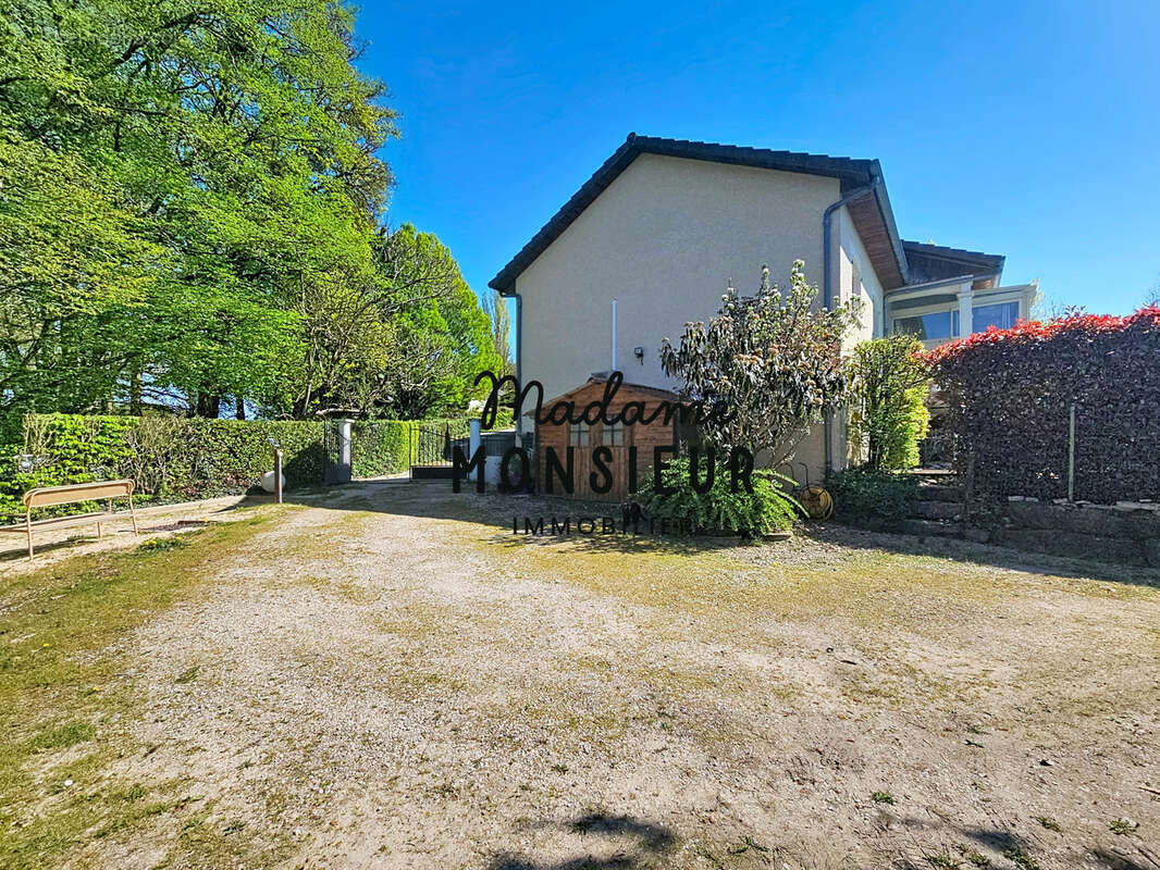 Maison à SAINT-CHEF