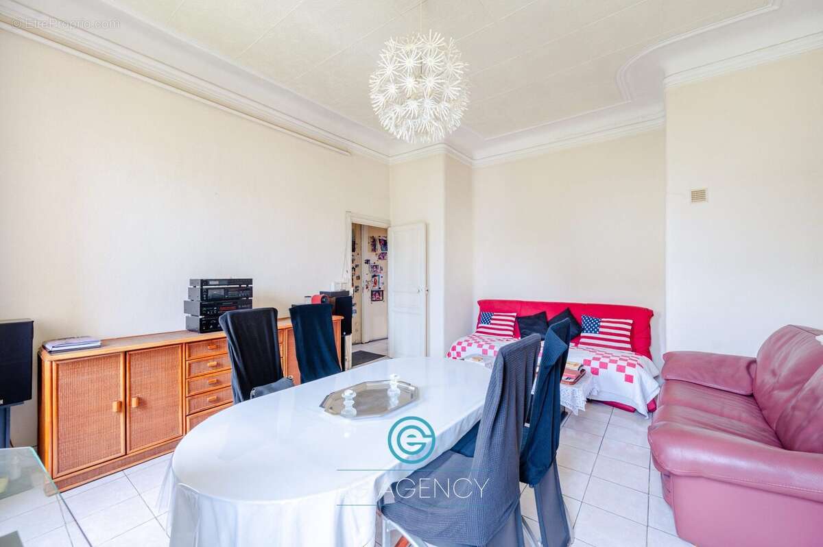 Appartement à MARSEILLE-6E