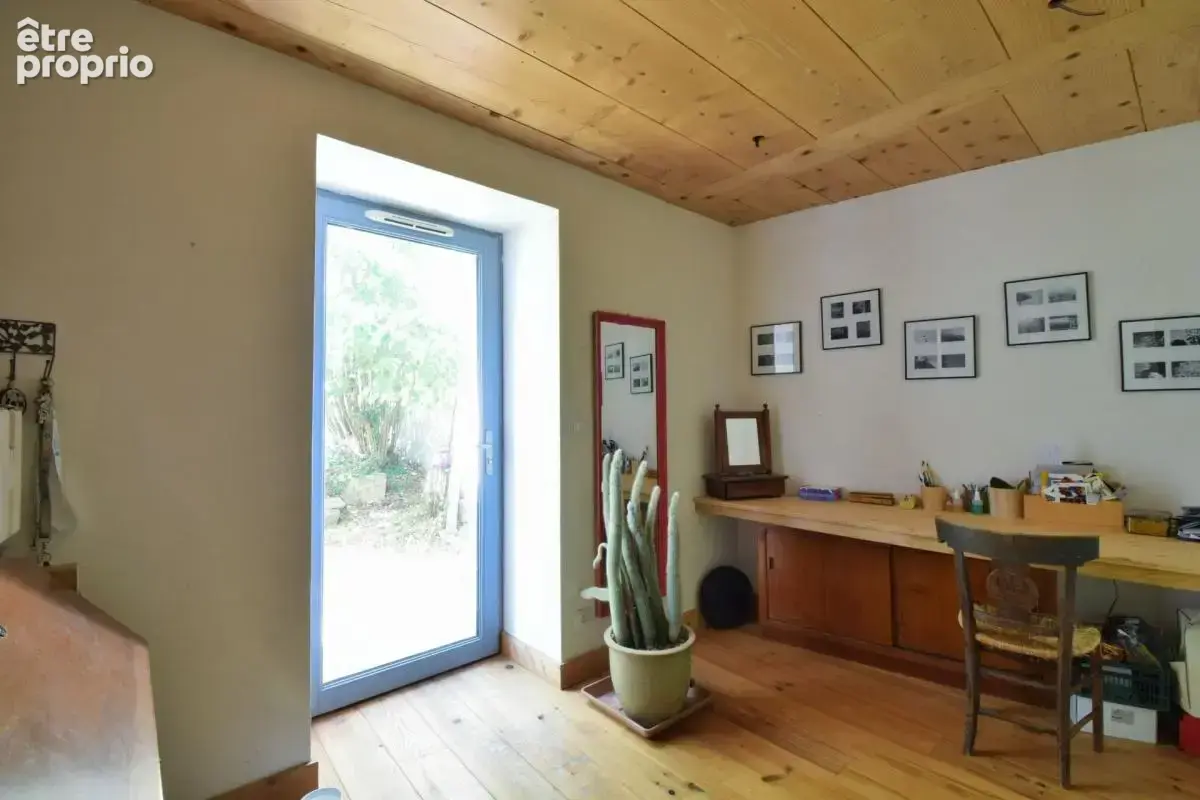 EXCLUSIVITE / Très belle maison avec dépendances et terrain / 63160 Glaine Montaigut - photo 10