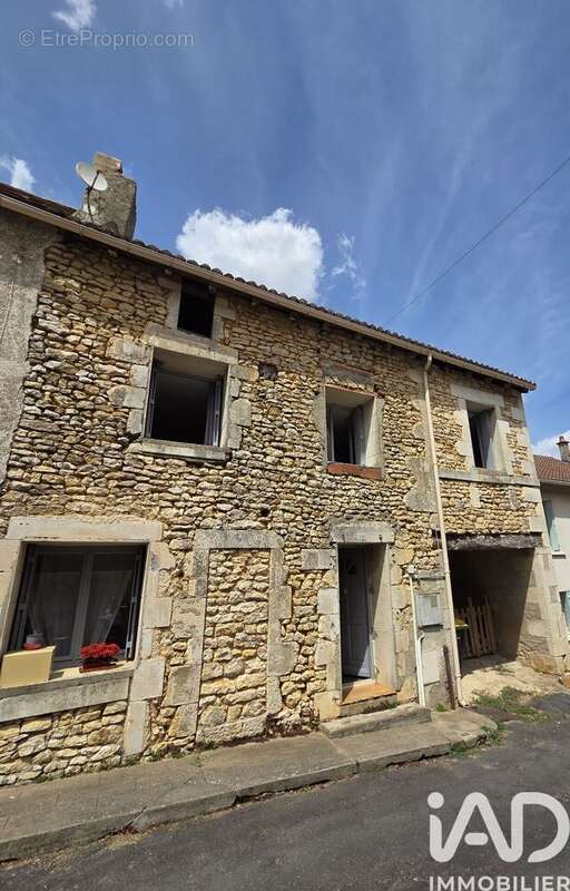 Photo 2 - Maison à SAINT-SAVIN