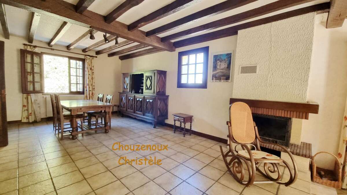 24330  Milhac d'Auberoche : maison Périgourdine - photo 5