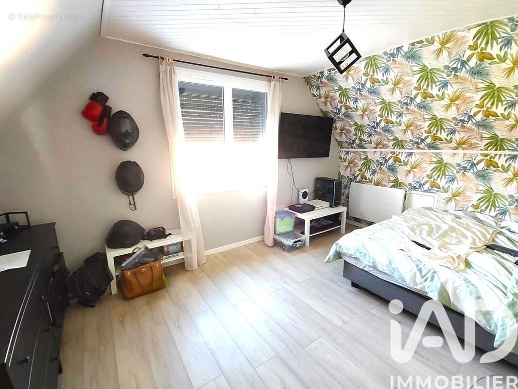 Maison 110 m² à Saint-Leonard  - photo 7