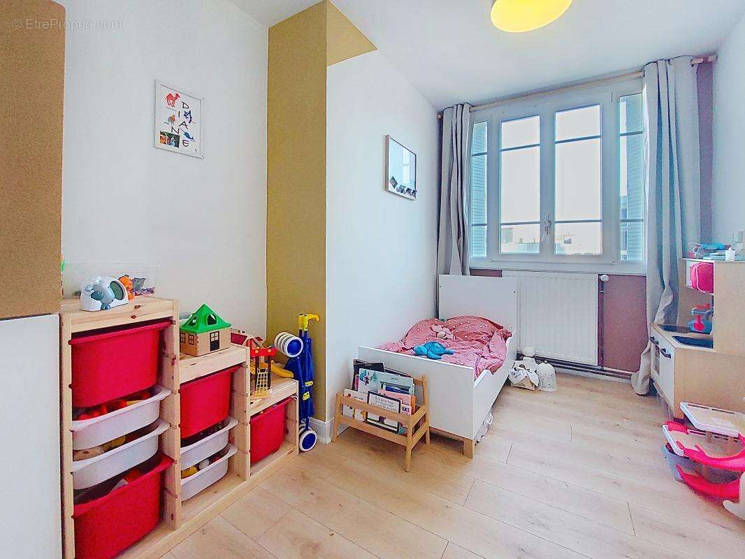 Appartement à LYON-8E