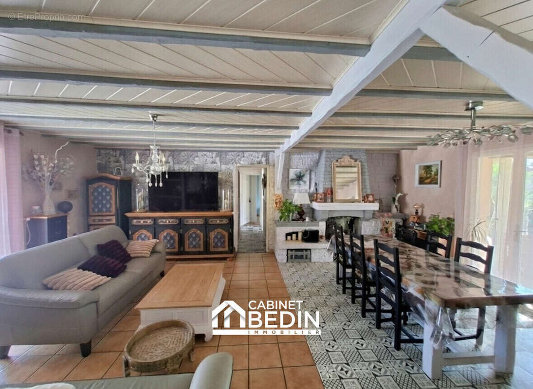 Maison 160 m² à Fargues-Saint-Hilaire  - photo 3