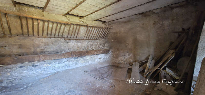 Maison à BETTON-BETTONET