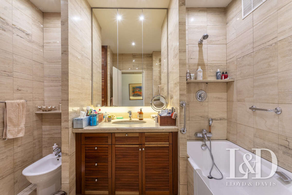 Appartement à MARSEILLE-2E